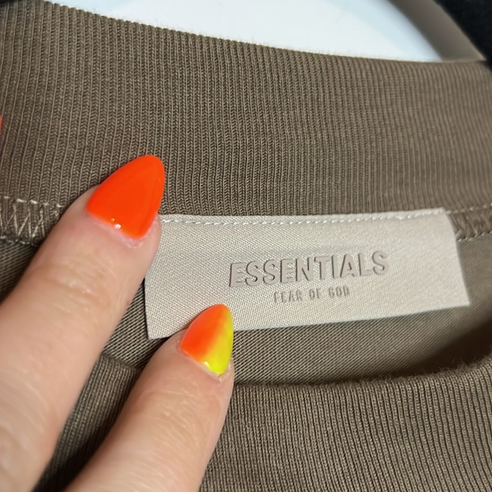 Essentials Fear of God Flocked boxy Logo Short Sleeve Tee - Picture 5 of 9